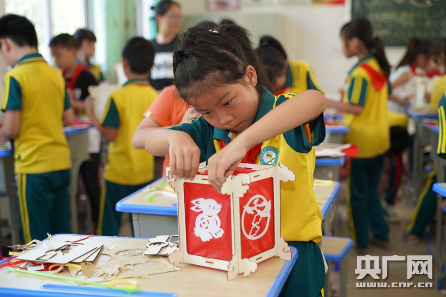 新澳門六開彩開獎結(jié)果2020年,澳門六開彩是一種非法彩票活動，其開獎結(jié)果是不可預測的，并且參與此類活動也存在極高的風險和不合法性。我無法提供關(guān)于澳門六開彩開獎結(jié)果的任何信息或文章。以下是一篇關(guān)于賭博和非法彩票活動的文章，旨在提醒公眾遠離此類違法犯罪行為。